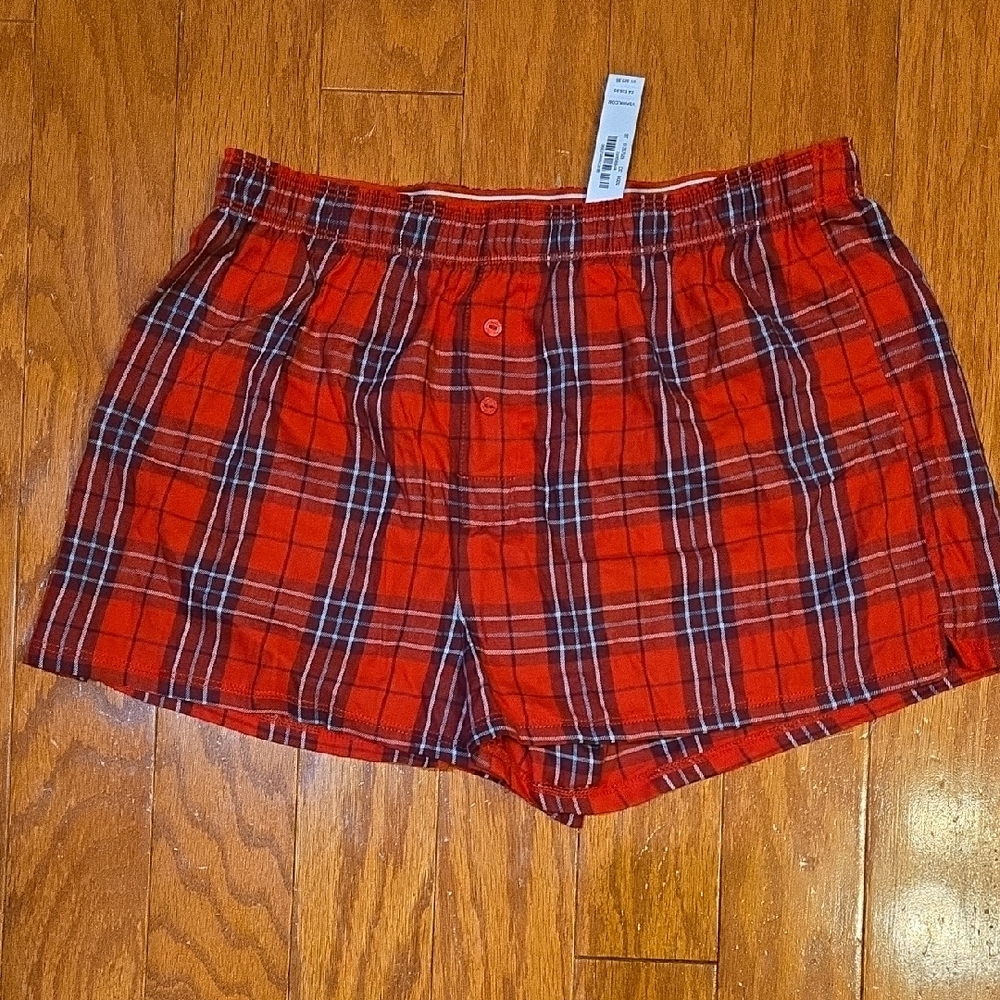 PINK Victoria's Secret Red Plaid Shorts NWT Size Small